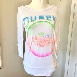 Chaser “Queen Tour ‘78’ Tissue Weight Longline Tee
